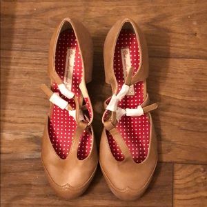 BAIT Robbie Vintage Pinup Tan Heels VLV Size 8.5